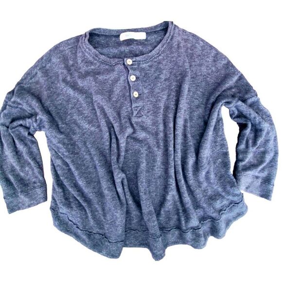 FREE PEOPLE BEACH THREE BUTTON BLUE SWEATER PRE-LOVED SIZE XS - Picture 1 of 11